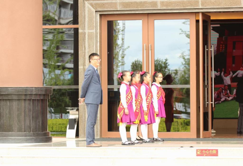 七彩童心跟党走 红船扬帆向未来